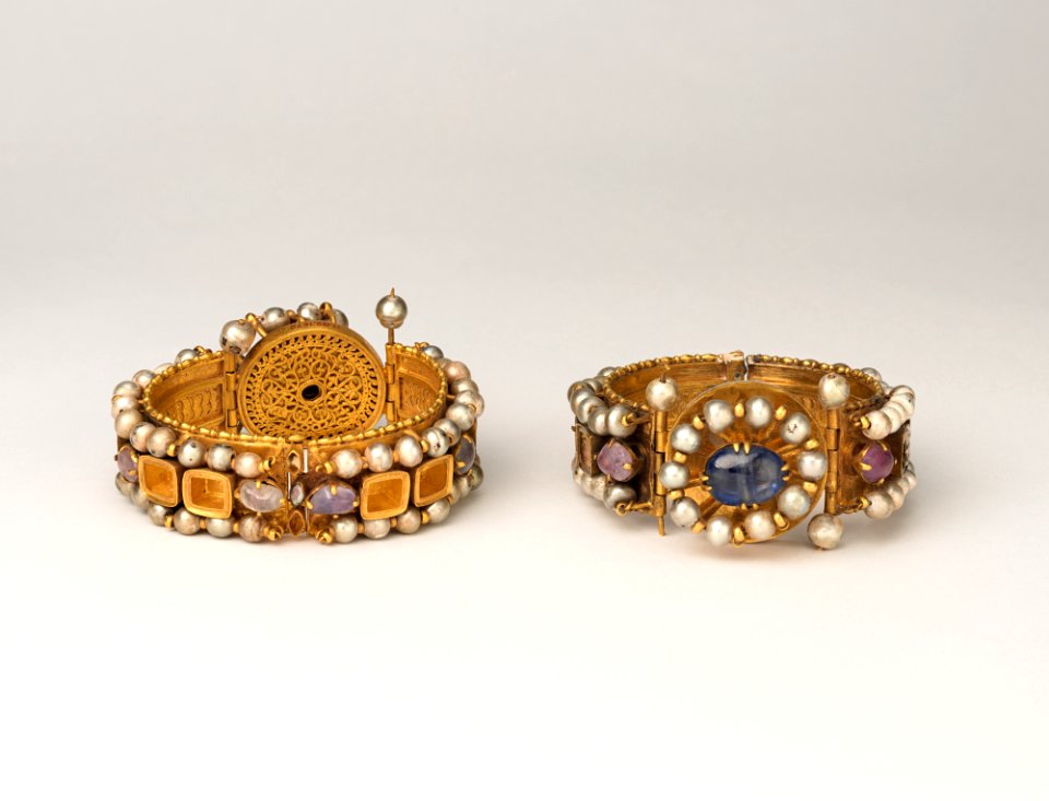 Jeweled Bracelet 500-700