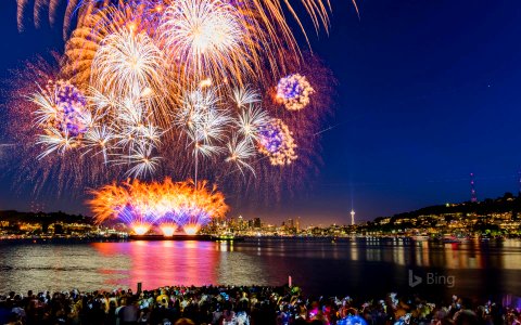 Fireworks on July 4th at Gasworks Park in Seattle, Washington