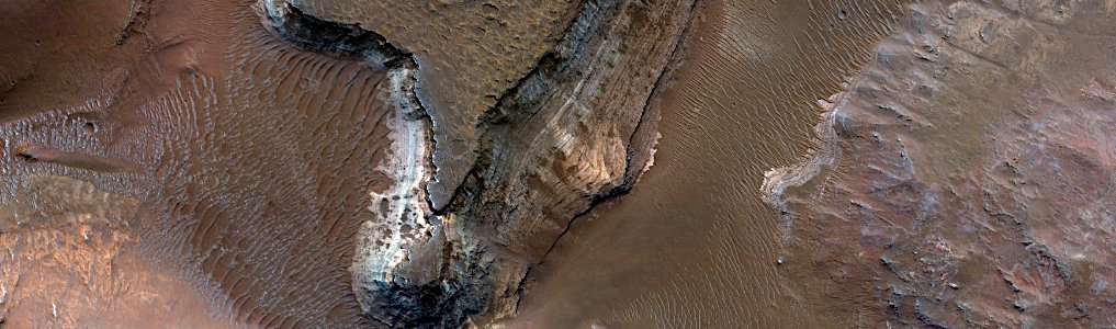 Mars - Clay Deposits in Holden Crater photo
