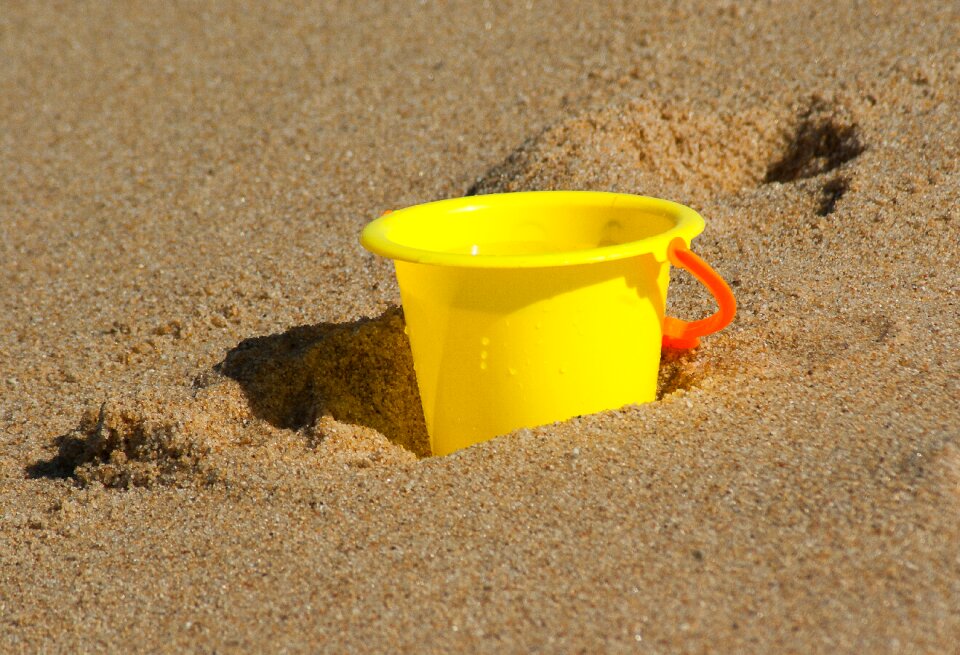 Holiday sand pushover