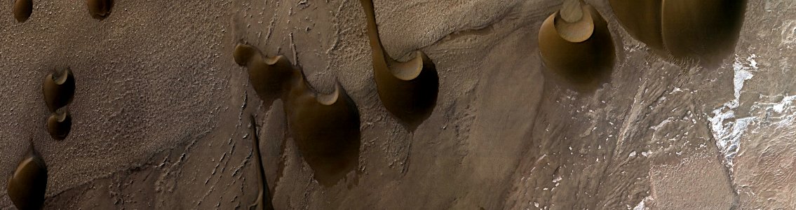 Mars - Dune Changes within Chasma Boreale photo