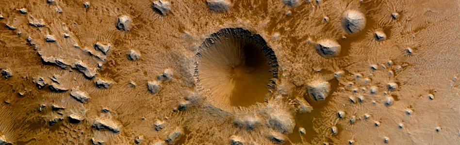 Mars - Coimbra Crater Interior Layering (diameter 34km)