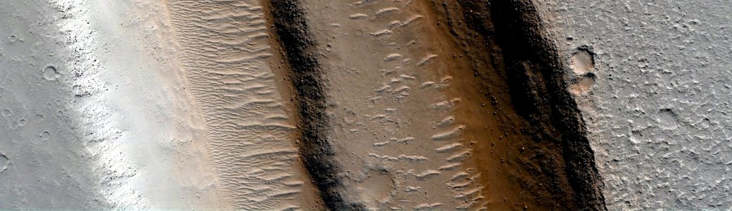Mars - Graben in Memnonia Fossae