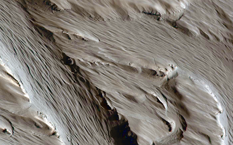 Mars - Distributary channel south of Ascraeus Mons