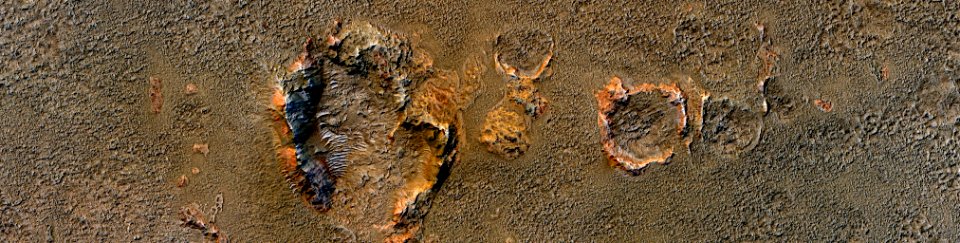 Mar - Melt Pools Near Mojave Crater photo