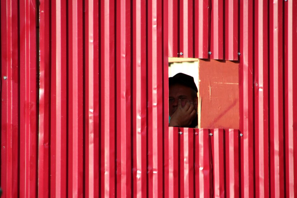 Construction fence window privacy
