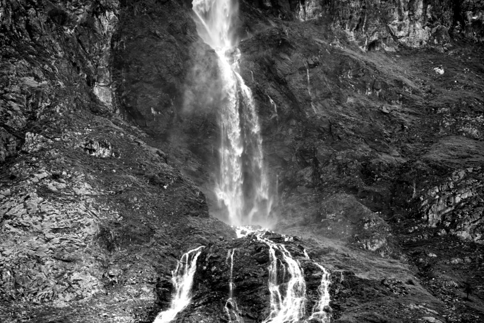 Mountain scene. Better viewed large.