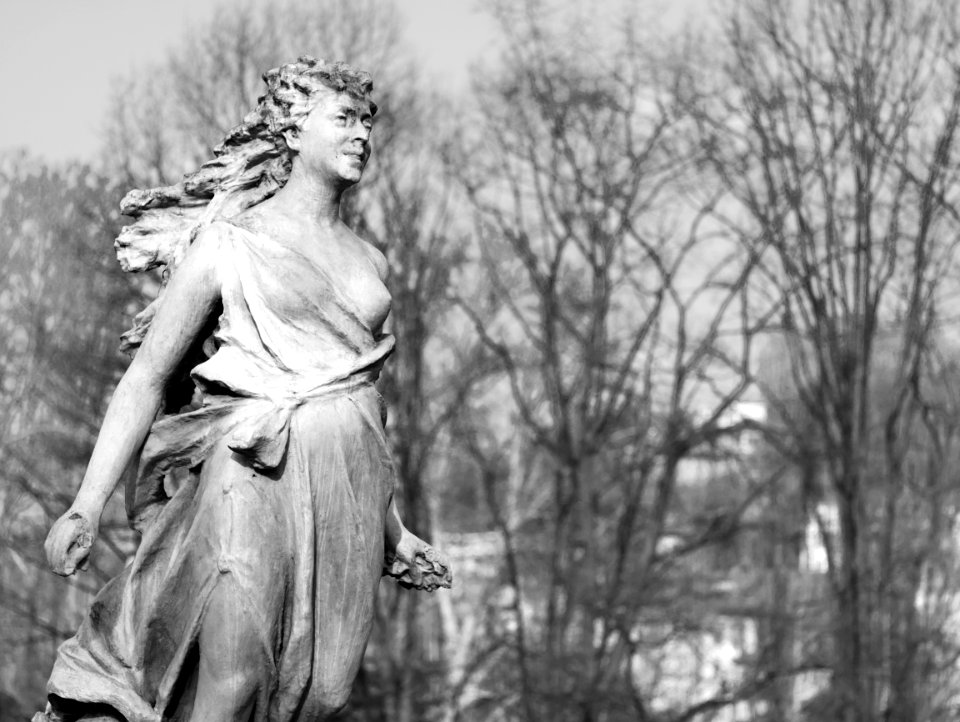 Seasons' fountain.