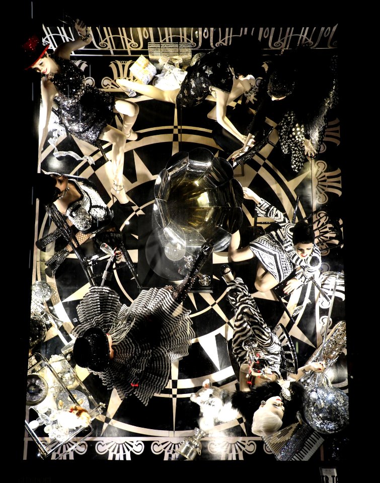 Bergdorf+Goodman+New+York+Holiday+Windows+2019+xmas++windowalk (1)