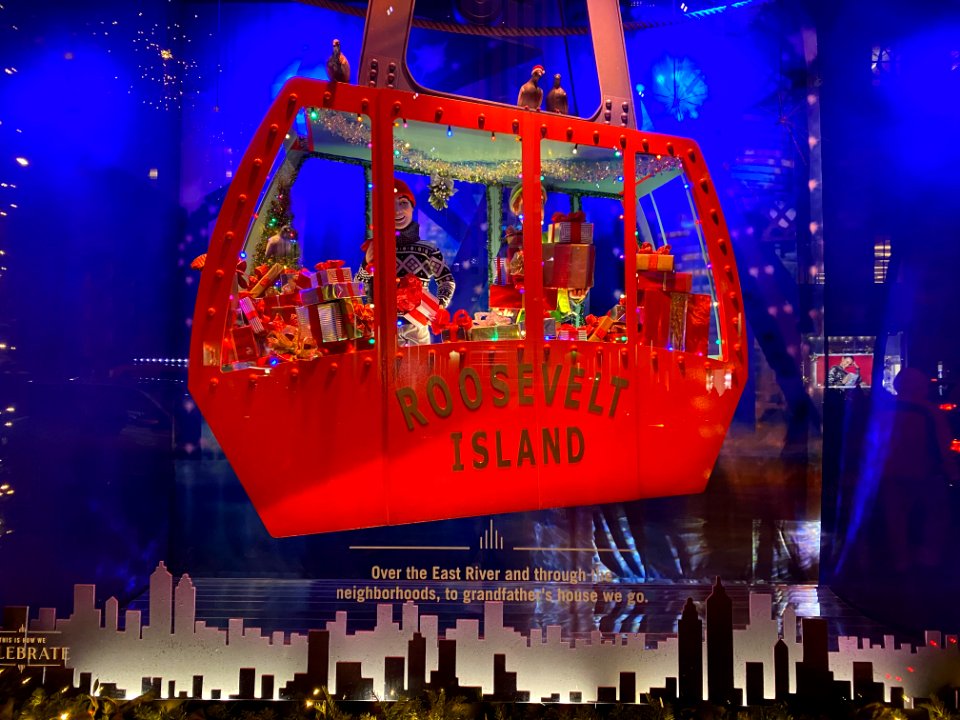 Saks+Fifth+Avenue+New+York+Holiday+Windows+2020+xmas+windowalk