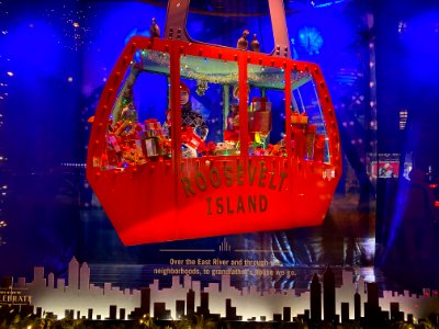 Saks+Fifth+Avenue+New+York+Holiday+Windows+2020+xmas+windowalk