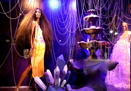 Saks+Fifth+Avenue+New+York+Holiday+Windows+2019+xmas++windowalk (6)