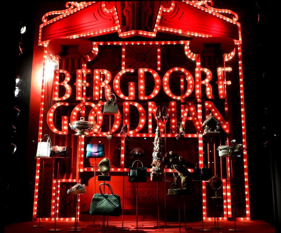 Bergdorf+Goodman+New+York+Holiday+Windows+2019+xmas++windowalk