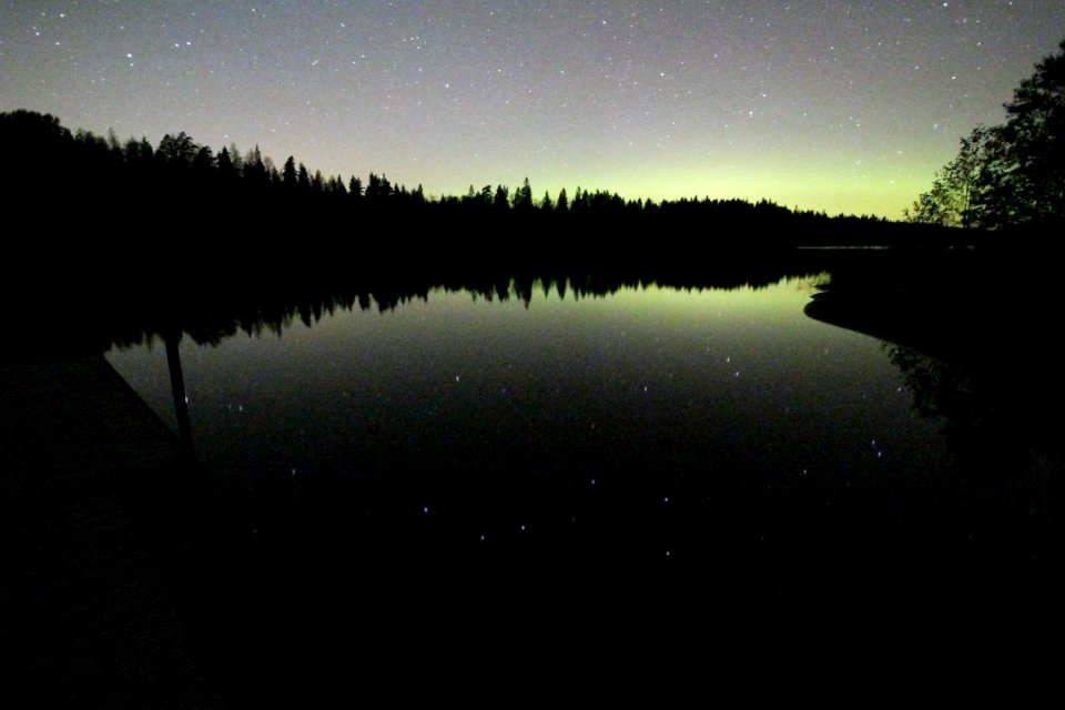 Great dipper on the water...and a smal aurora