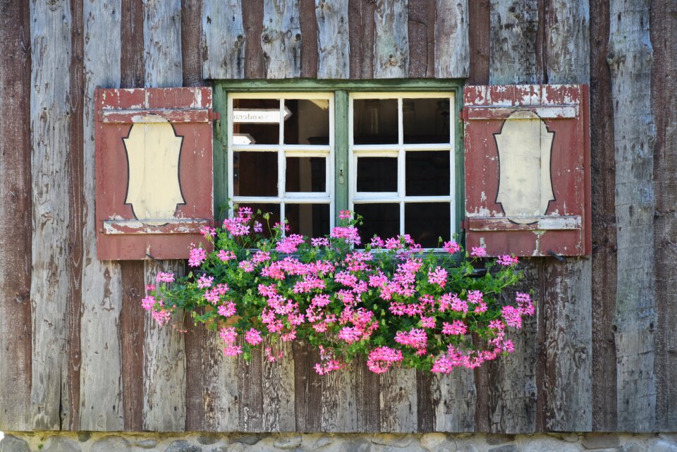 Shutters atmosphere farmhouse
