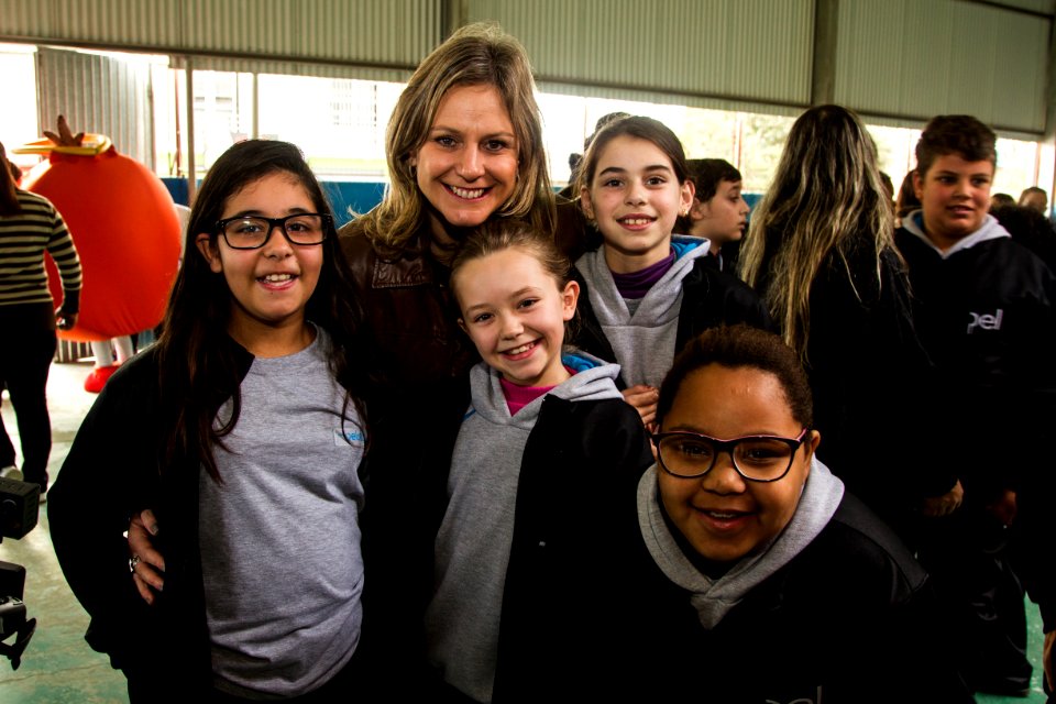 21.06.2018 -  Entrega dos novos uniformes na Escola Joaquim Nabuco e assinatura da ordem de serviço da construção de passarela coberta para EMEF Joaquim Nabuco - Foto: Gustavo Vara