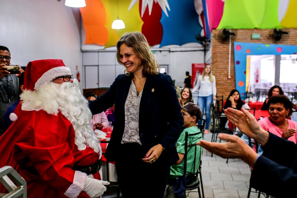 19.12.2017 - Prefeita Paula Mascarenhas na Festa de Natal Para as Crianças dos Abrigos