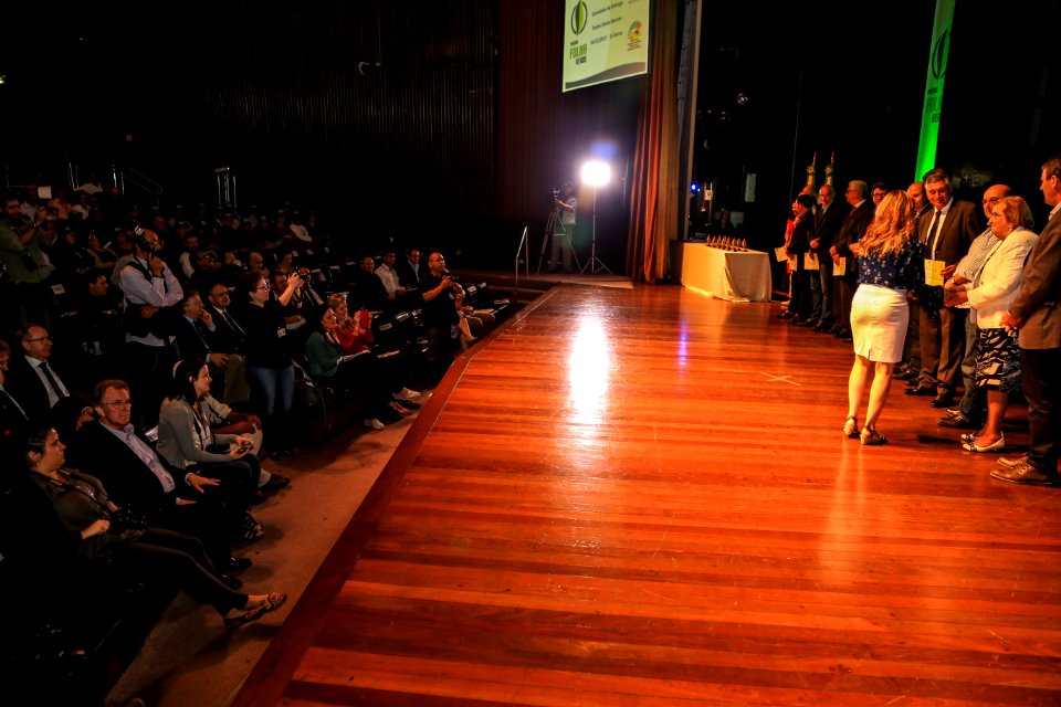 04.12.2017 - Vice-Prefeito Idemar Barz na entrega do prêmio destaque no desenvolvimento do agronegócio gaúcho em Porto Alegre RS