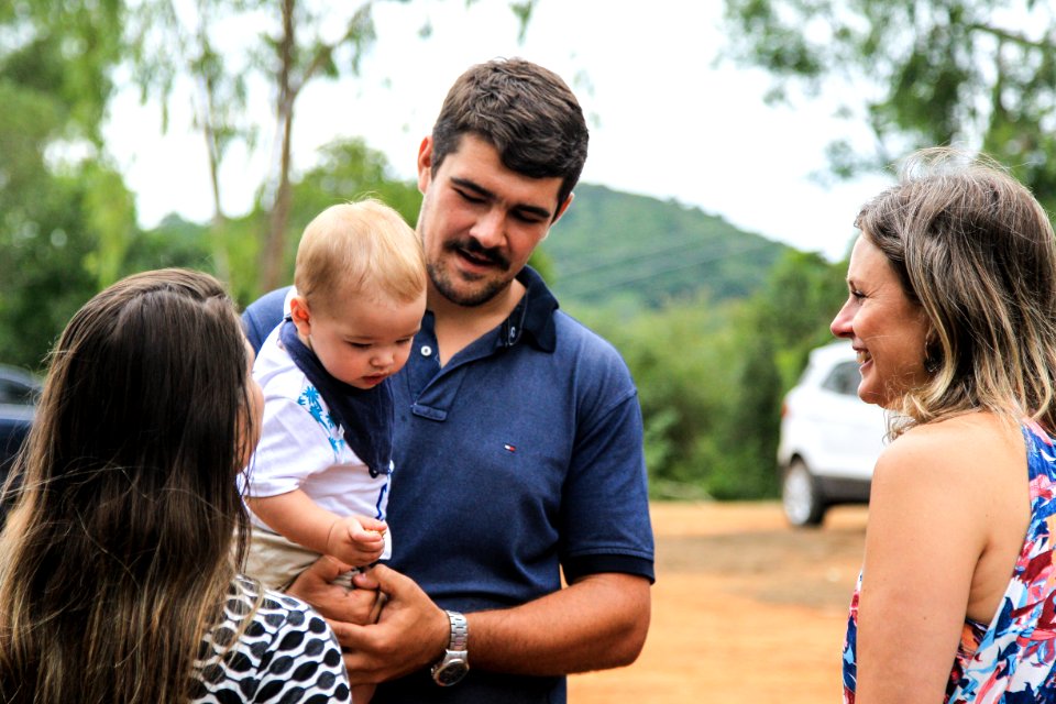 27.01.2018 - Prefeita Paula Mascarenhas durante abertura e Festa da Colheita da Uva, 8º Distrito, Colônia Santa Helena, propriedade de Dirceu Kurz - Foto: Gustavo Vara