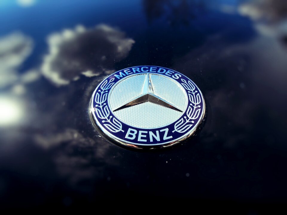Character machine mercedes benz