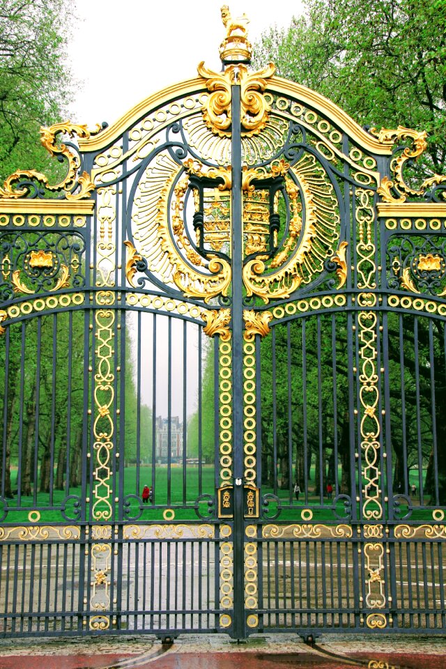 United kingdom palace golden