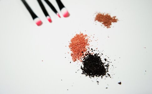 Makeover hue makeup brush