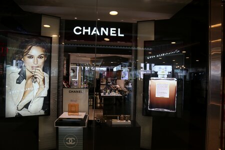 Shopping shop mall