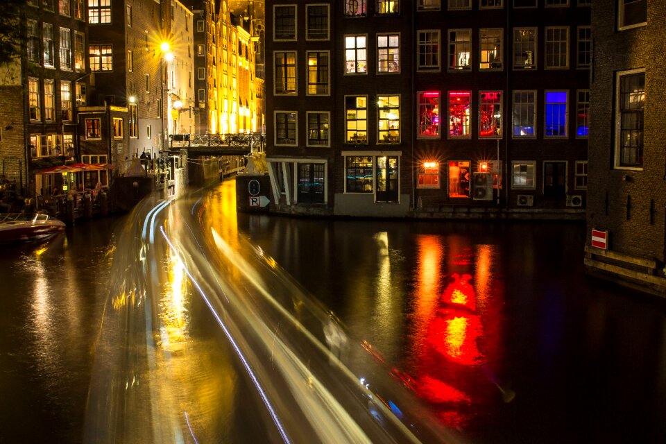 Light reflections motion