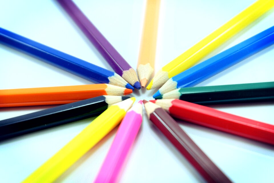 Color rainbow crayon