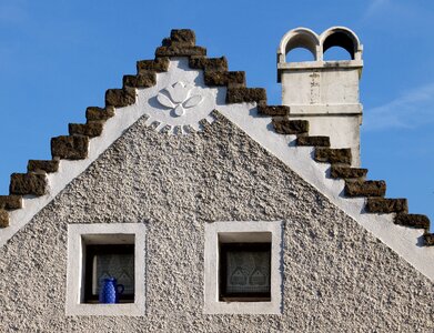 Rooftop chimney window