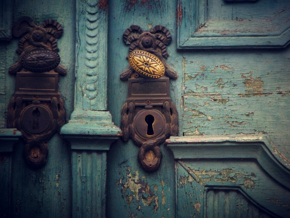 Key open old door