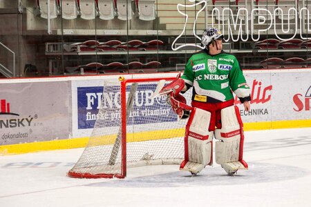 Keeper hockey ice
