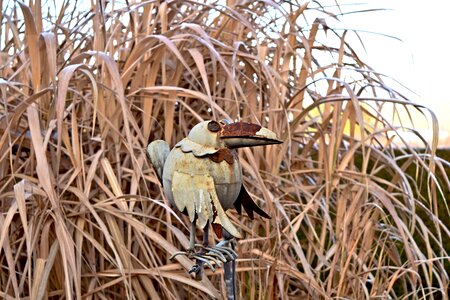 Reed bird metal figure