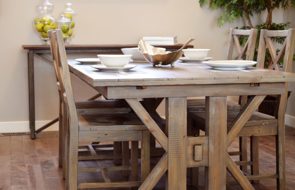 Dining room table dining