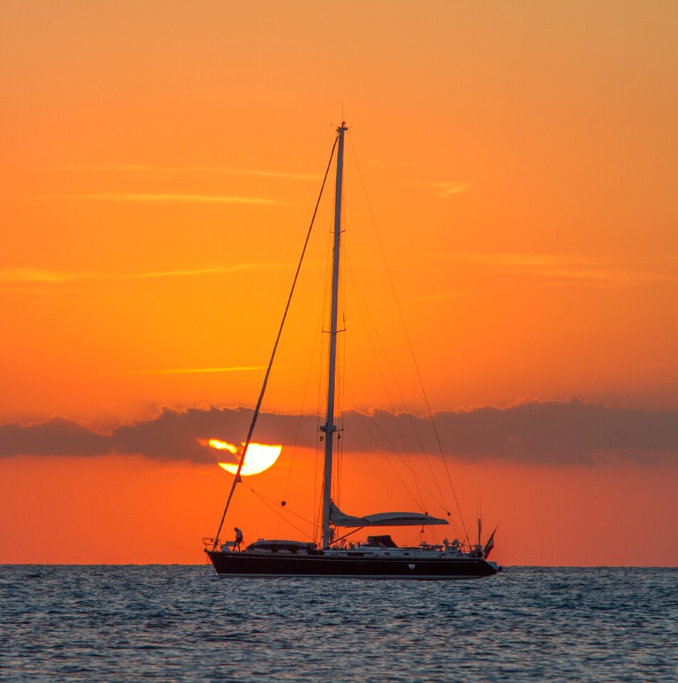 Mast ocean sailboat