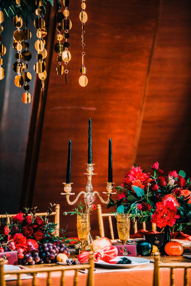 Evening party party golden candlestick