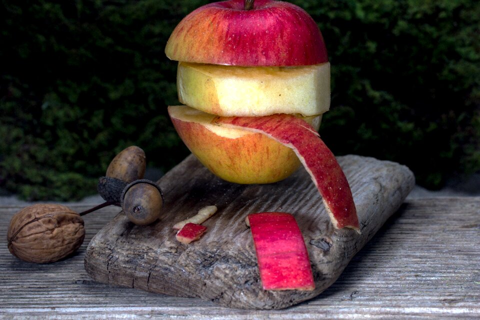 Red apple peel nuts