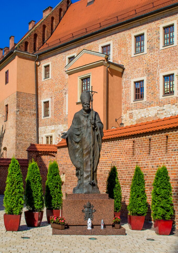 Paul second sculpture