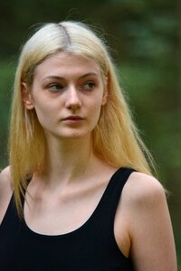Face head femininity