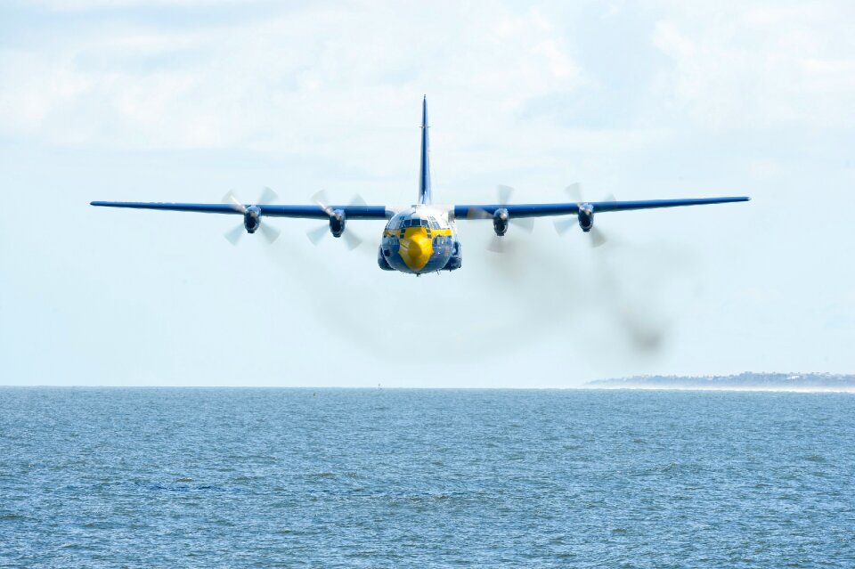 Navy flight demonstration squadron c-130 hercules