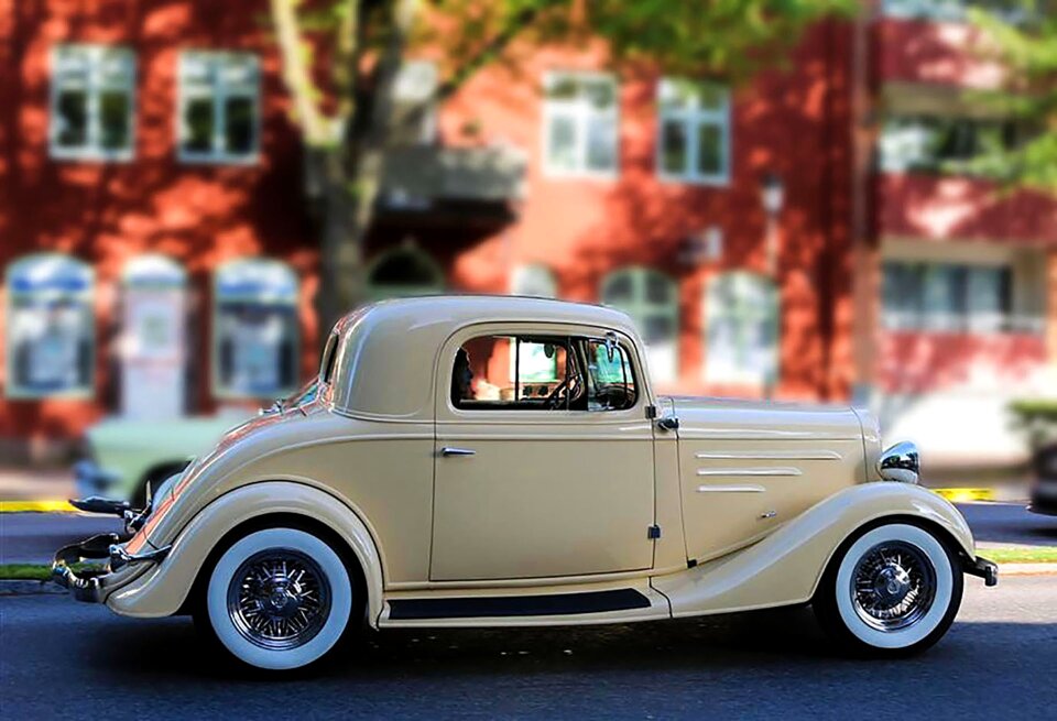 Automotive old old car