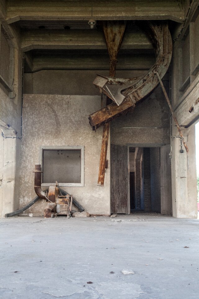 Empty abandoned broken