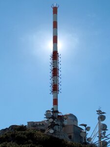 Backlighting radio mast transmission tower