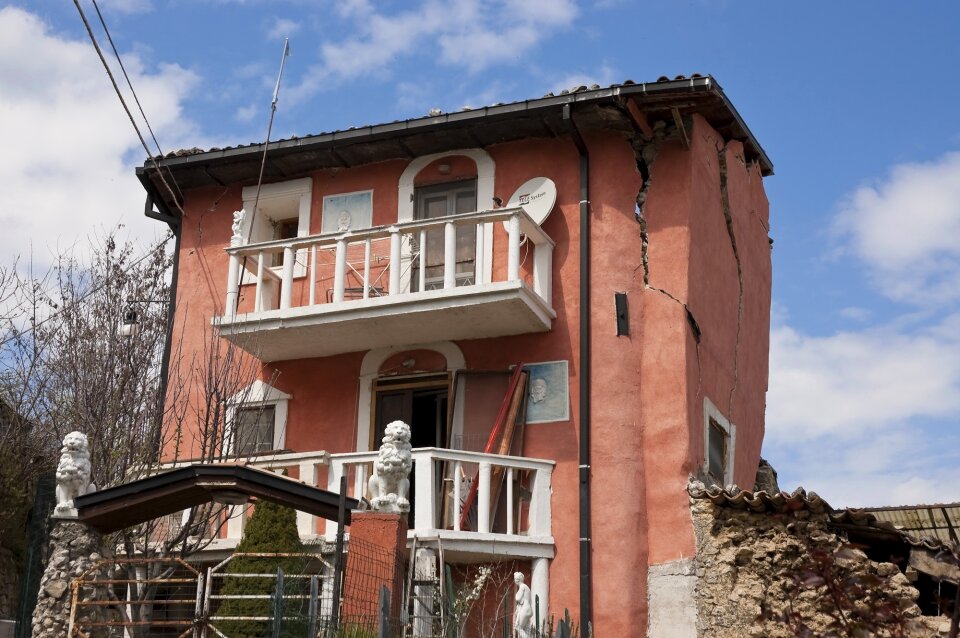 Disaster house roads