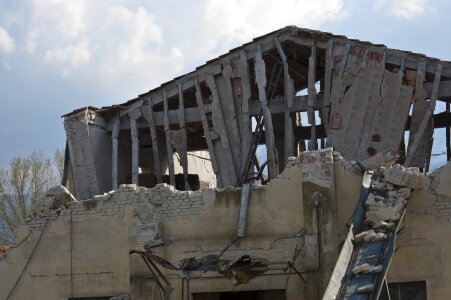 Disaster house roads