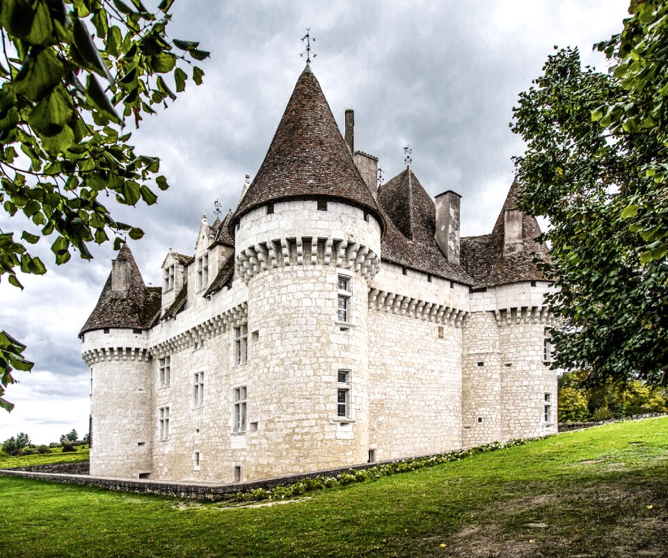 France heritage tourism old building