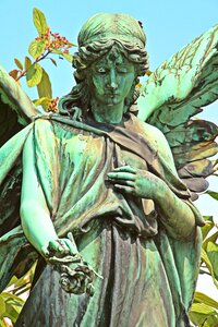 Wing grave tombstone