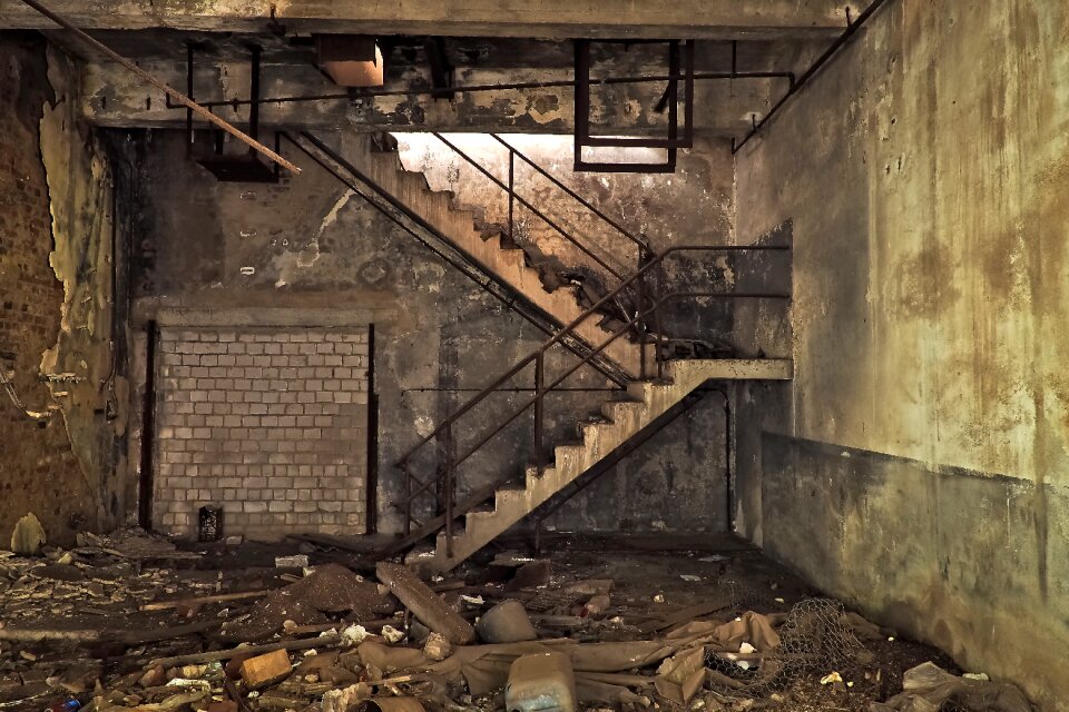 Pforphoto old decay