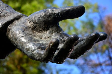Bron statue bargain