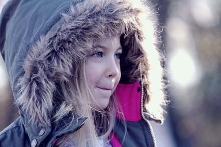 Parka blonde smile